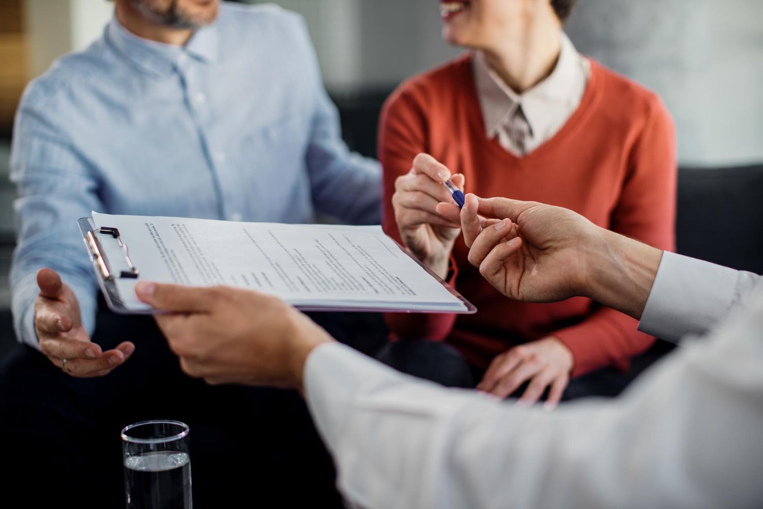 Nie daj się złapać na procenty – co warto wiedzieć o kredytach?